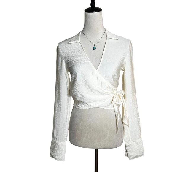 H&M Cream Crinkle Textured Dressy Wrap Blouse | Size XS | Clean Girl Minimalist - Picture 1 of 8